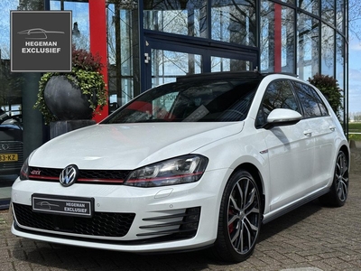 Volkswagen Golf 2.0 TSI GTI Performance 230PK | Schuif-kanteldak | DCC | DYNAUDIO | 19 inch | Stoelverwarming | Adap. Cruise | Xenon | CarPlay