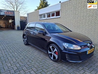 Volkswagen Golf 2.0 TSI GTI Performance