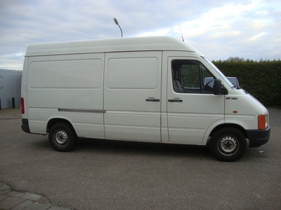 Volkswagen Lt 35a 2.5 TDI lang 80kw L2H2 ( trekhaak, 3 zits.) lichte roest.