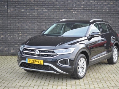 Volkswagen T-ROC 1.5 TSI Business | Stoelverwarming | Inklapbare trekhaak | Automaat, terreinwagen/pick up, bj 2022