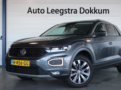 Volkswagen T-Roc 1.5 TSI Style Business Afn. Trekhaak | Pano | Virtual Cockpit | Camera | LED | Elektr. Klep | 17