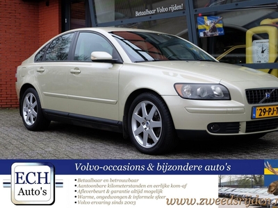 Volvo S40 2.4 140 pk 5-cilinder, Momentum, Trekhaak, Houtinleg, Airco, sedan, bj 2004