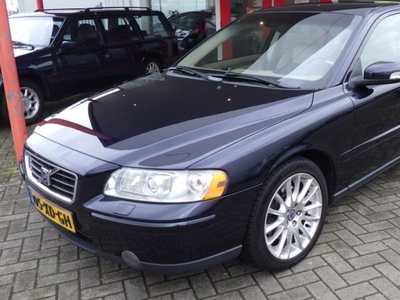 Volvo S60 2.0T 179PK automaat Summum Xenon/volledig leder/Bluetooth, sedan, bj 2007