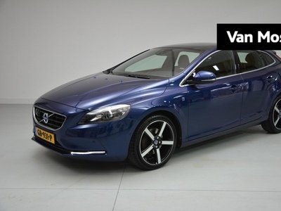 Volvo V40 1.6 T3 Ocean Race 150 PK | Achteruitrijcamera | Parkeersensoren | Panoramadak | Lederen bekleding | Stoelverwarming | LED dagrijverlichting | Elektrisch verstelbare bestuurderstoel | Cruise control | Park assist |