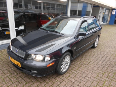 Volvo V40 1.8, stationcar, bj 2001