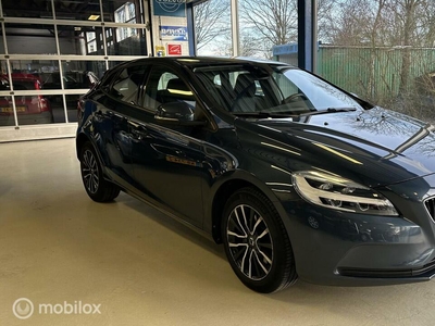 Volvo V40 2.0 T2 Momentum, hatchback, bj 2016