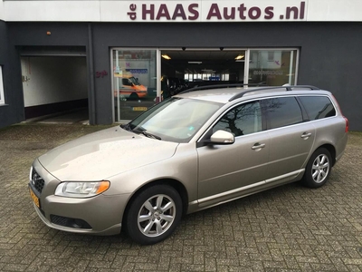 Volvo V70 2.0 D3 Summum / LEDER / NAVI / EURO-5 / ZEER NETTE STAAT / APK 10-2024 , stationcar, bj 2010