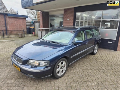 Volvo V70 2.4 Comfort Line,7 Persoons, Ruime APK Trekhaak, NAP, stationcar, bj 2003