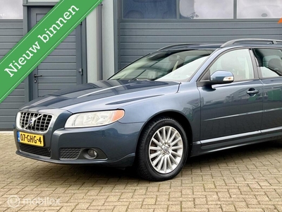 Volvo V70 2.5T-5 Cil 200pk Momentum | Trekhaak | Speciale Lederen Bekleding | Zeer Net |, stationcar, bj 2008