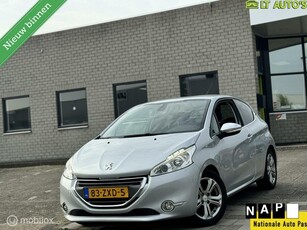 Peugeot 208 1.4 VTi AllureLeer Navi Cruise Clima LED APK