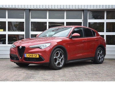 Alfa Romeo Stelvio 2.0 T AWD Veloce 280 pk rosso