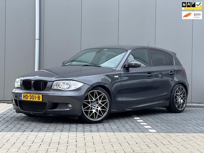 BMW 1-serie 118i M-Performance Automaat Xenon 18 inch