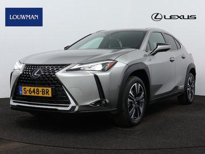 Lexus UX Benzine