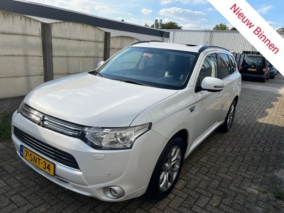 Mitsubishi Outlander 2.0 PHEV Instyle PANO/ CAMERA/CLIMA/