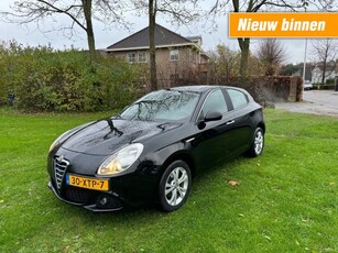 Alfa Romeo Giulietta 1.4 T - panoramadak ecc 6 bak complete historie