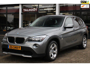 BMW X1 SDrive18i Executive - Automaat - Trekhaak - Navigatie