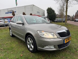 Škoda Octavia Combi 1.6TDI GREENTECH ELEGANCE/XENON/THAAK/NAVI/WINTERSET/APK