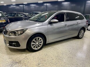 Peugeot 308 1.2 130pk Panorama Dak Trekhaak Apple Android PDC Camera