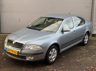 Skoda Octavia 2.0 FSI Elegance l Climate l Rijdt & schakelt goed l