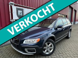 Volvo XC70 2.4 D5 Summum // Leer // PDC // Navi // Clima