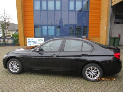 BMW 3 Serie 318i Navi/PDC/ LM (bj 2016)