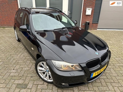 BMW 3-serie Touring 318i High Executive / Leder / Pano /