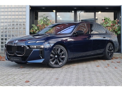 BMW 7 Serie M760e xDrive M Sportpakket Pro, Driving