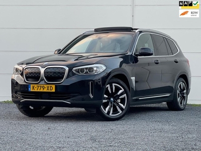 BMW IX3 -80 kWh Orig NL Pano Sfeer Camera Trekhaak 286 PK