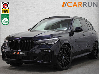 BMW X5 45e M-Performance Seats | M 50 jahre | Sky-Lounge Pano | 360 View | Stoelventilatie | 2x Memory | ACC | Individual | Luchtvering | Head-Up | Leder | Stuur en bank verwarming | Dodehoek | Carplay | Draadloos laden | Beker koeling | Trekhaak | Btw au