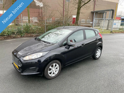 Ford Fiesta 1.25 Ghia NETTE AUTO RIJD EN SCHAKELT GOED