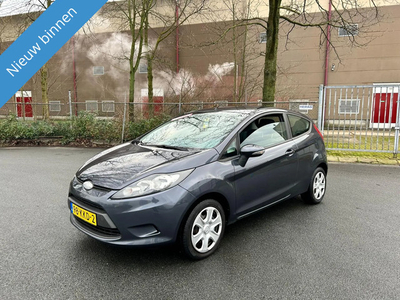 Ford Fiesta 1.25 Limited NETTE AUTO RIJD EN SCHAKELT GOED