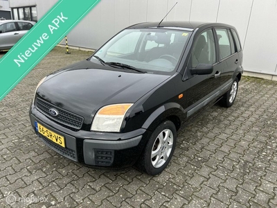 Ford Fusion 1.4-16V Champion Vaste prijs 1099 €