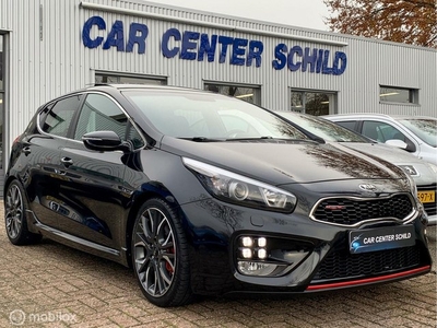 Kia cee'd 1.6 GT. 204 PK, NAVI, CAMERA, PANODAK, VOL OPTIES.