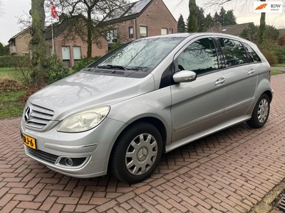 Mercedes-Benz B-klasse 170 met Airco en trekhaak!