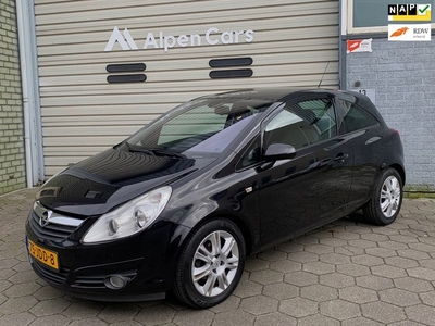 Opel Corsa 1.4-16V Cosmo Half leder / Stoel-stuur