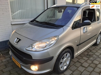 Peugeot 1007 1.4 Gentry