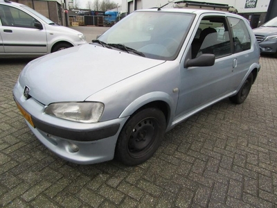 Peugeot 106 1.4 XS ( rechts zijschade) (bj 2003)