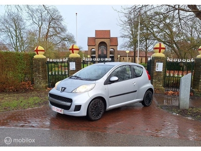 Peugeot 107 1.0-12V XS met nieuwe APK tot 10-10-2025?