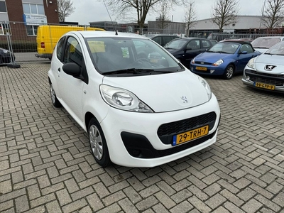 Peugeot 107 1.0 Access Accent airco nieuwe apk