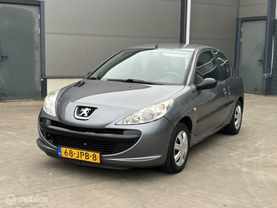 Peugeot 206 + 1.1 XR Nieuwe Apk