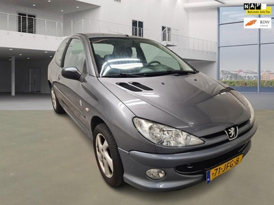 Peugeot 206 1.4 Génération.2eigenaar.Trekhaak. nieuwe