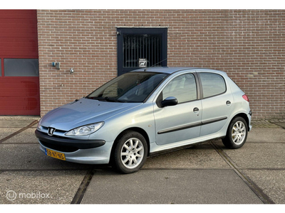 Peugeot 206 1.4 Pop' Art 5-Deurs