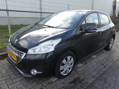 Peugeot 208 1.4 e-HDi Active - Automaat - EXPORT