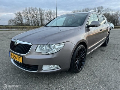 Skoda Superb Combi 3.6 FSI Elegance 4x4 Business Line