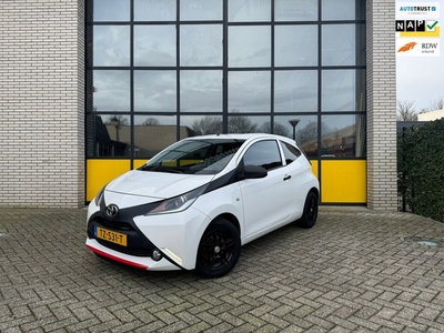 Toyota Aygo 1.0 VVT-i x LMV incl 4 seasen banden Car play