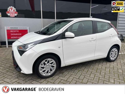 Toyota Aygo 1.0 VVT-i x-play / camera / navigatie