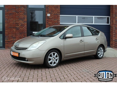 Toyota Prius 1.5 VVT-i Business Edition