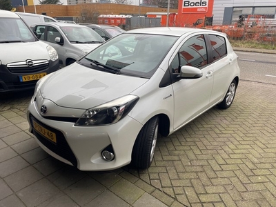 Toyota Yaris 1.5 Full Hybrid Dynamic AUTOMAAT