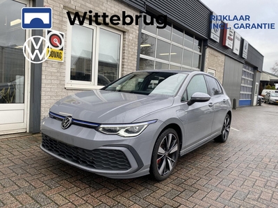 Volkswagen Golf 1.4 eHybrid GTE / AUTOMAAT/ 245 PK/ PARK. SENSOREN/ STOEL EN STUUR VERWARM./ DIGITAL DASHBOARD/ ADAPT. CRUISE/ APP CONNECT/ NAVI/ CLIMA/ DAB/ 18 , hatchback, bj 2021