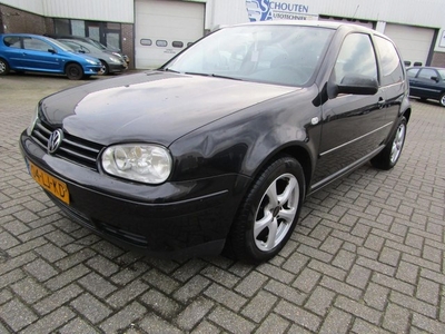 Volkswagen Golf 1.6-16V (bj 2003)